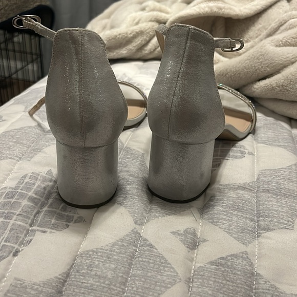 Heels - Picture 4 of 4